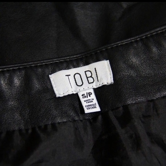 Tobi Faux Leather Skirt - Picture 3 of 5